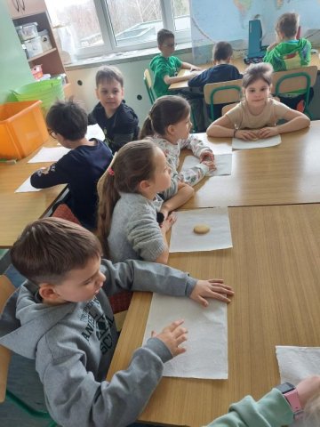 b_1024_768_0_00_images_2022_2023_Swietlica_wielkanoc_338515088_615680036627832_1850061472384963613_n